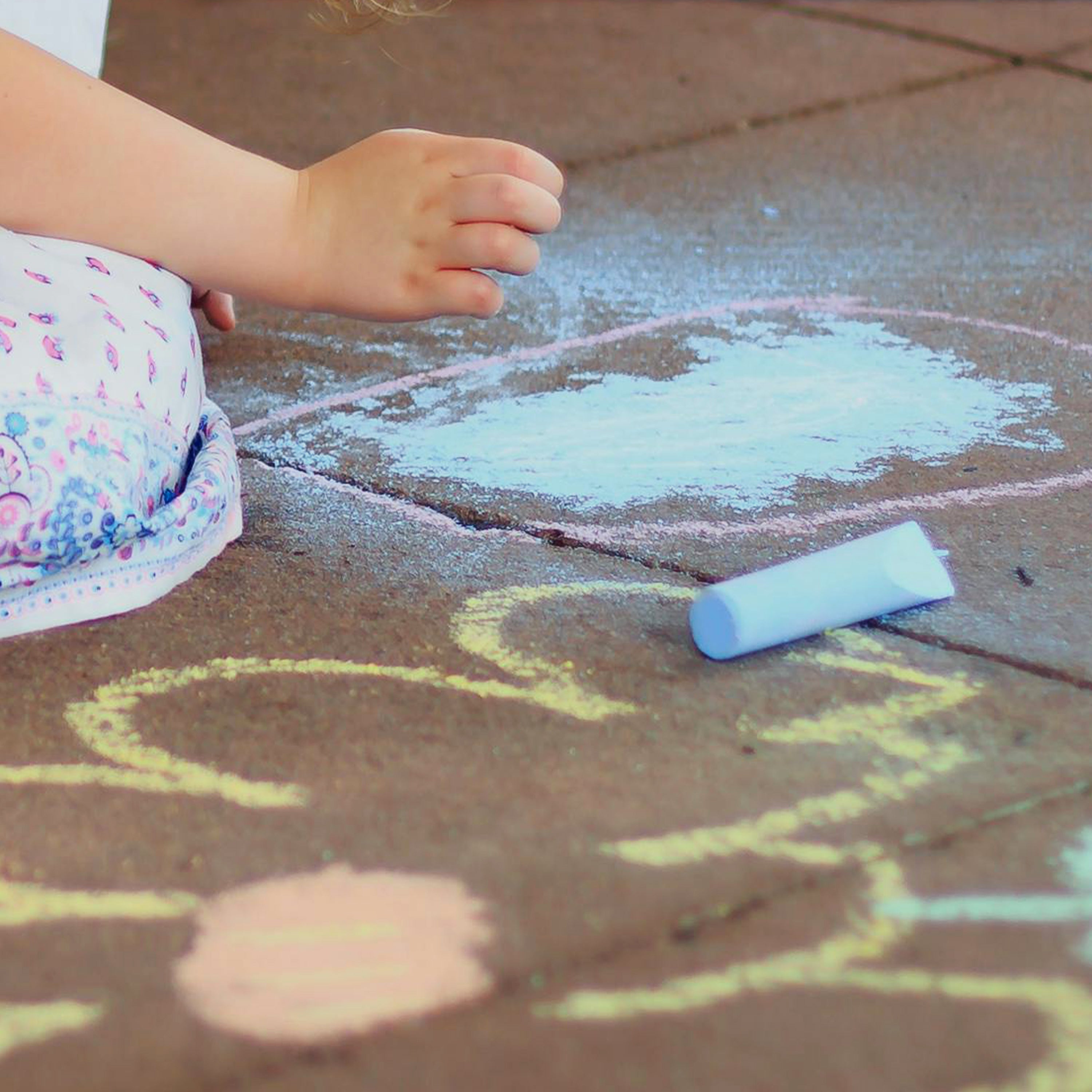 Artme Colour Chalks 24pcs in a storage box, pavement sidewalk chalks